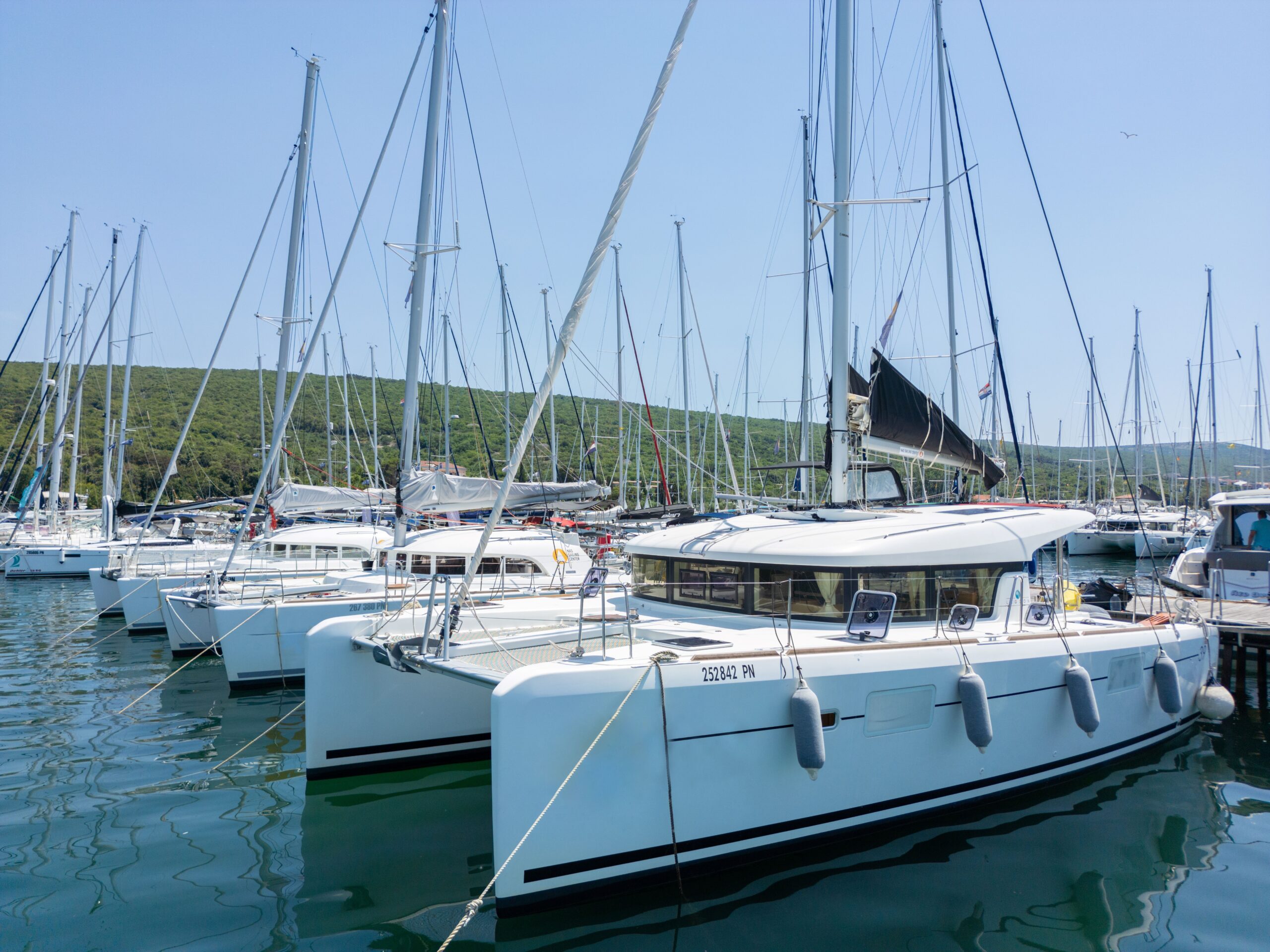 Lagoon 39 – 4 + 2 cab. – Catamaran