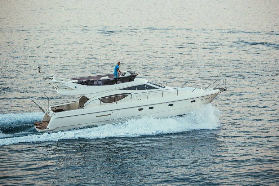 Ferretti Yachts 460i – Motor yacht