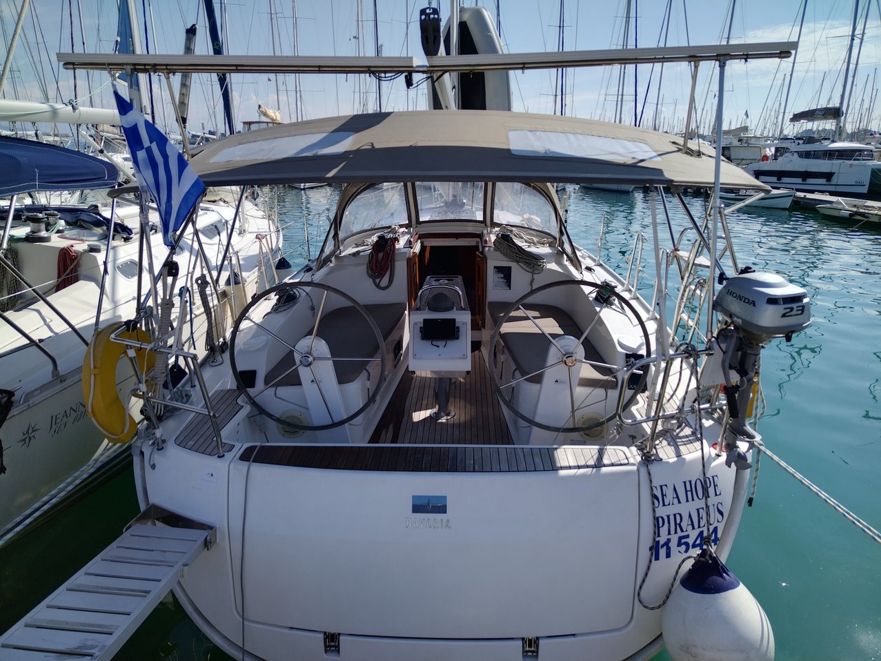 Bavaria Cruiser 37 – 3 cab. – Sailing yacht