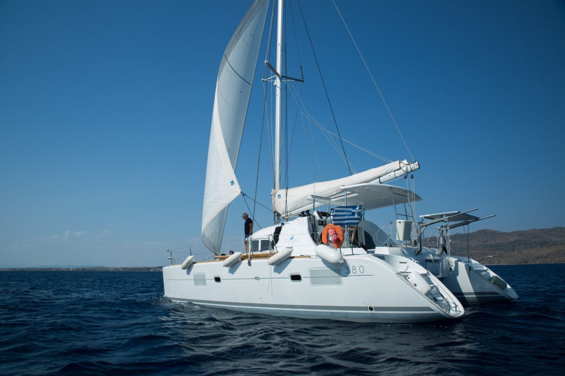 Lagoon 380 S2 – 4 + 2 cab. – Catamaran