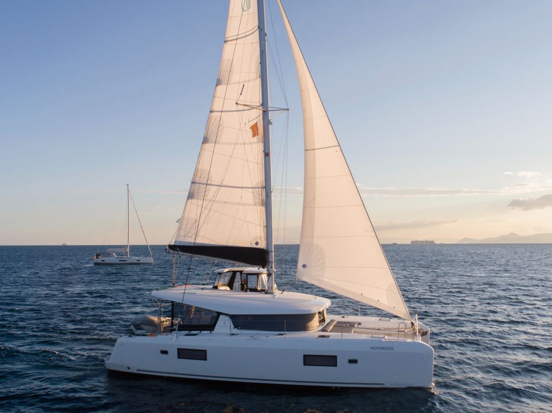 Lagoon 42 – 4 + 2 cab. – Catamaran