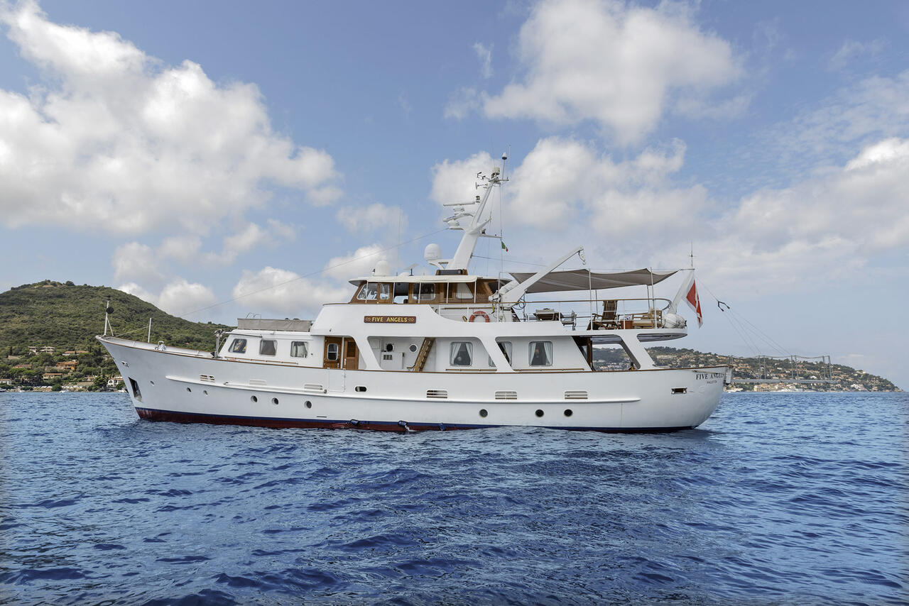 Pacific Class 85 – Motor yacht