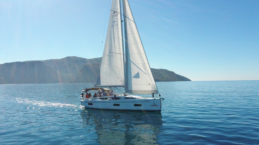 Bavaria C42 – Sailing yacht