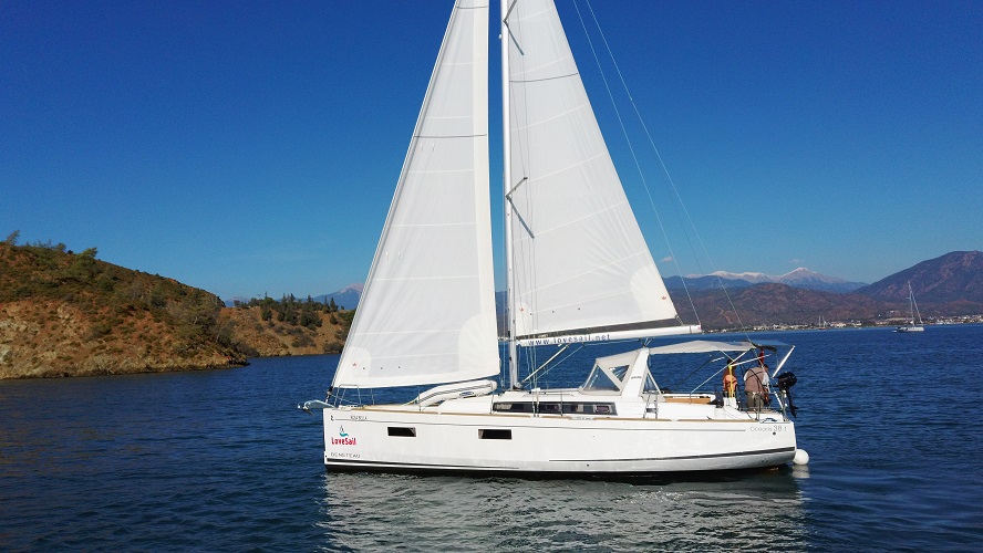 Oceanis 38.1 – Sailing yacht