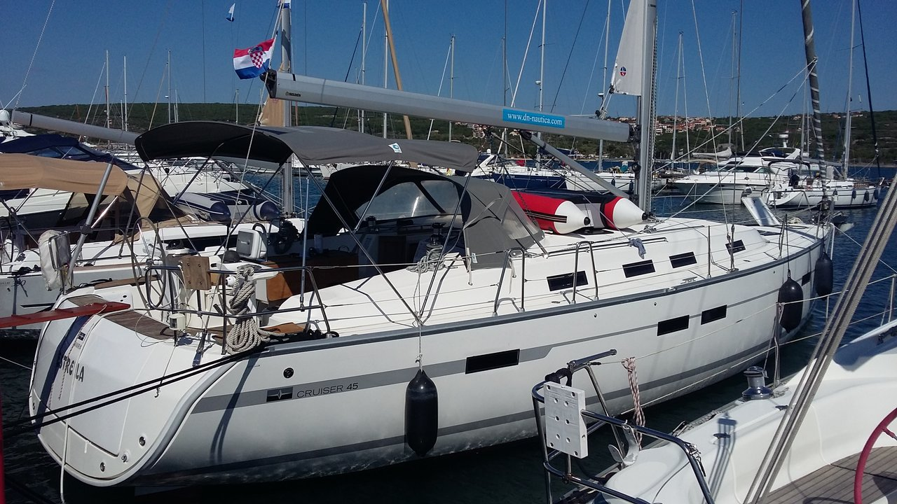 Bavaria Cruiser 45 – 4 cab. – Sailing yacht