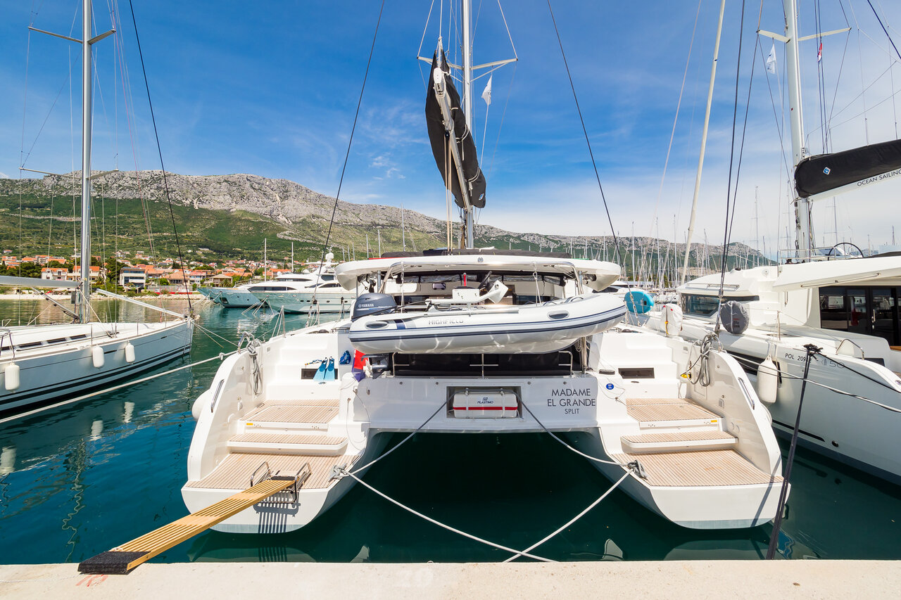 Lagoon 46 – 4 + 2 cab. – Catamaran