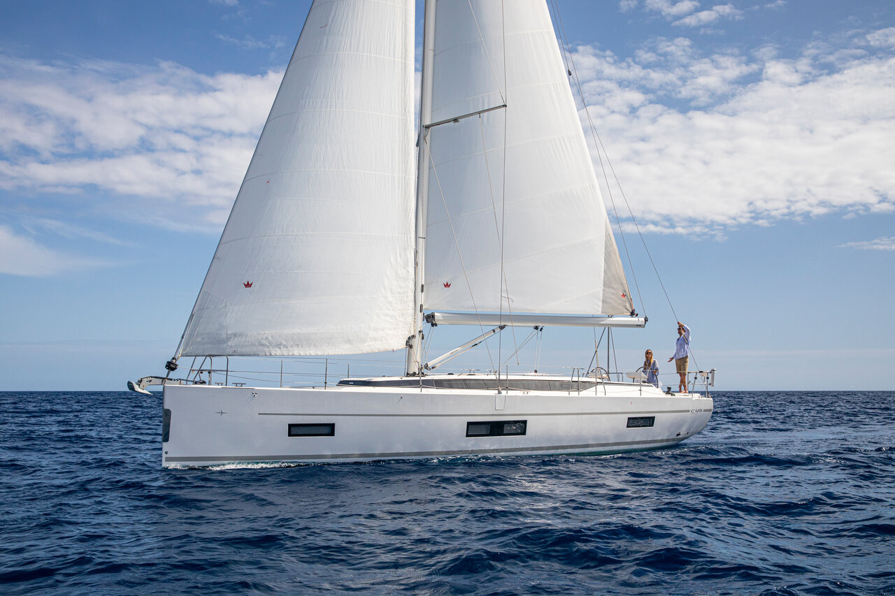 Bavaria C45 – 4 cab. – Sailing yacht