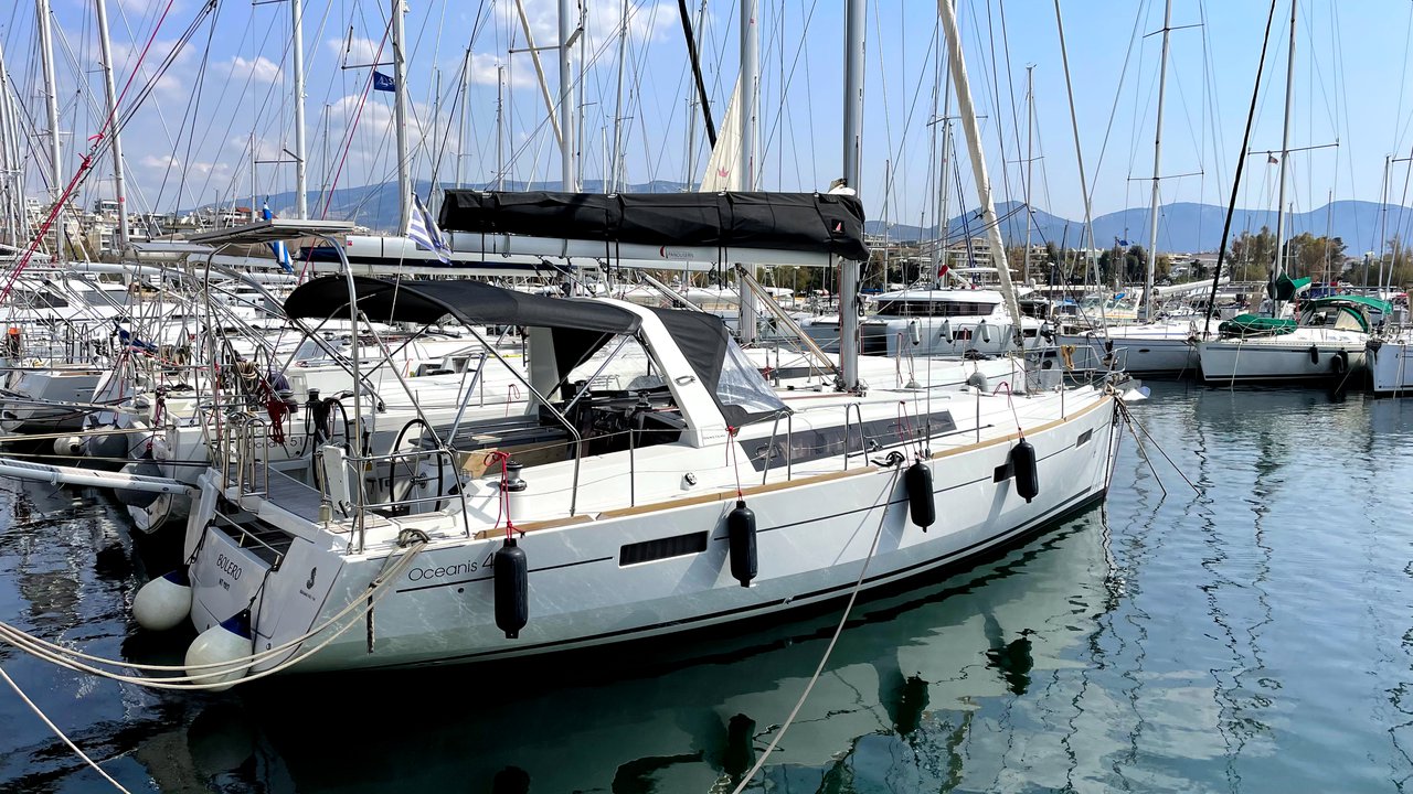 Oceanis 41 – Sailing yacht