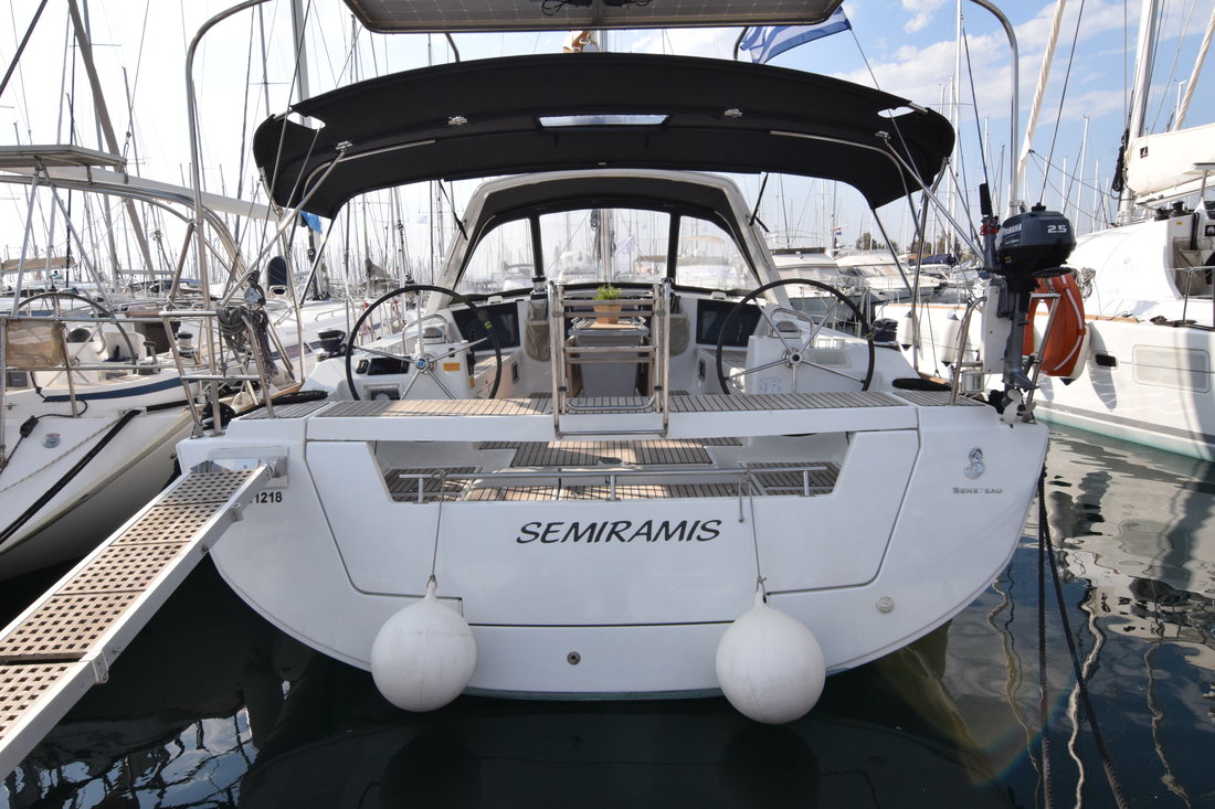 Oceanis 45 – 4 cab. – Sailing yacht