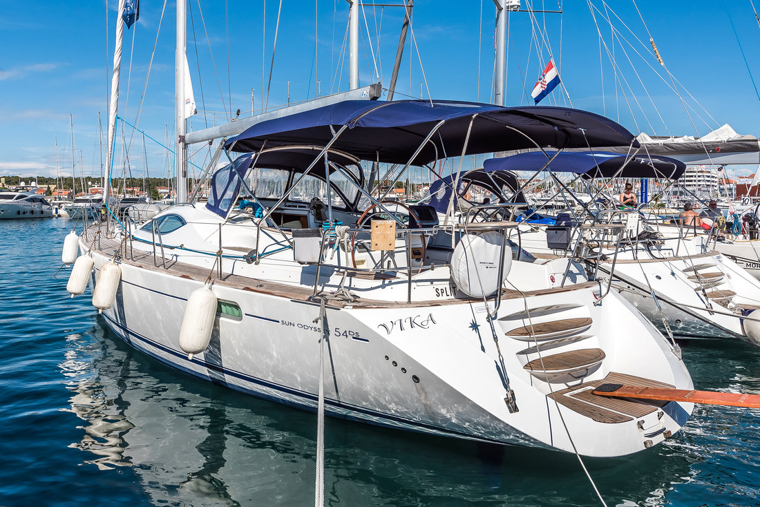 Sun Odyssey 54 DS – 4 + 1 cab. – Sailing yacht