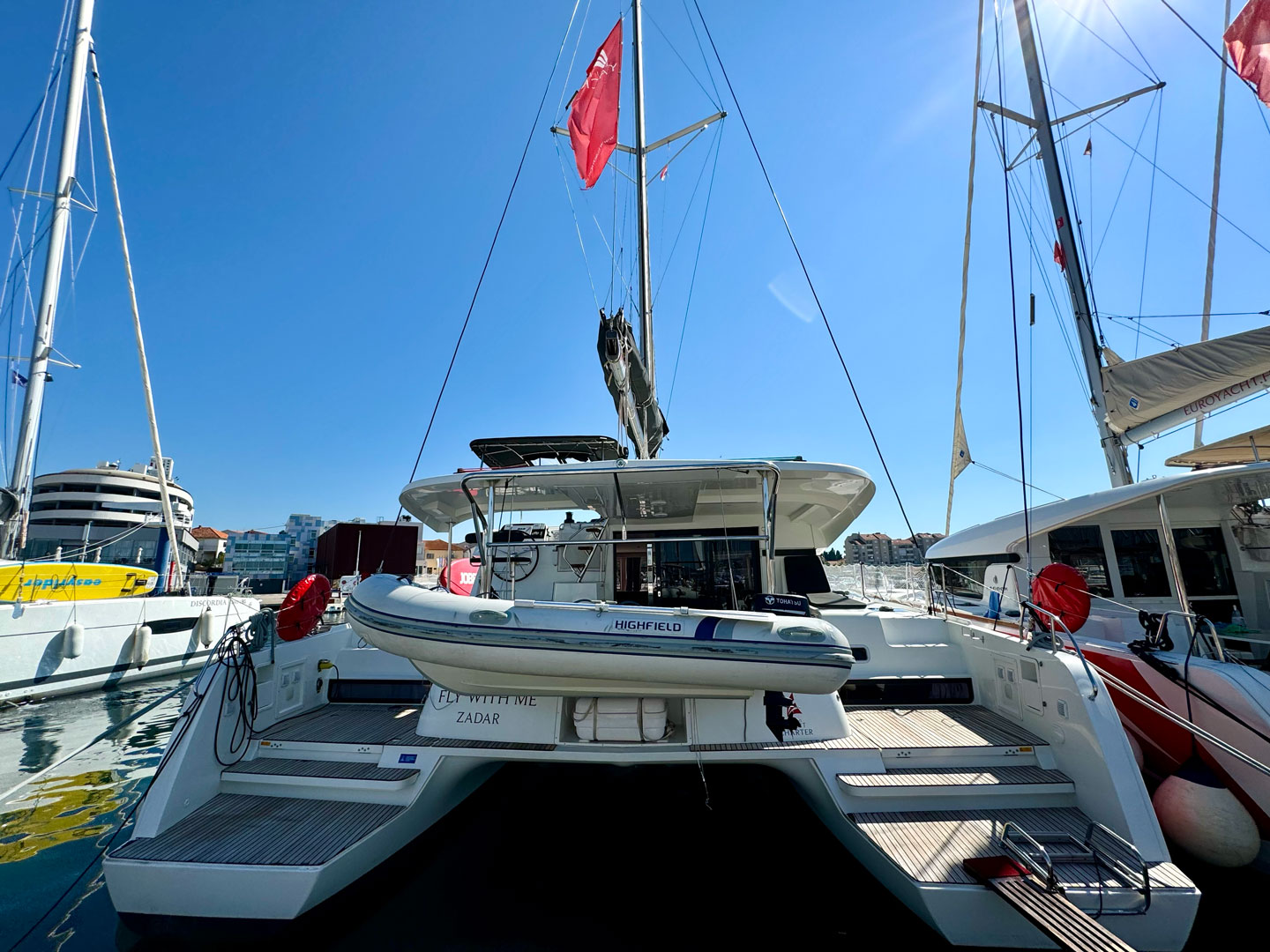 Lagoon 42 – 4 + 2 cab. – Catamaran