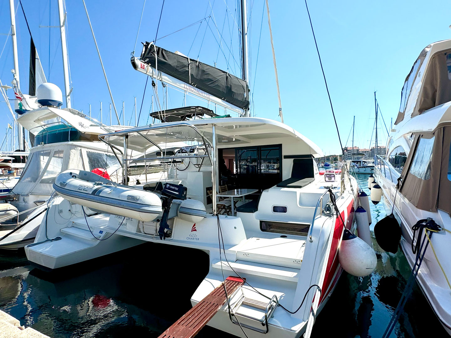 Lagoon 42 – 4 + 2 cab. – Catamaran