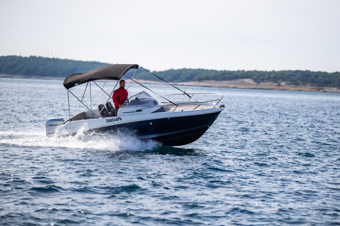 Cap Camarat 5.5 WA – Motor boat
