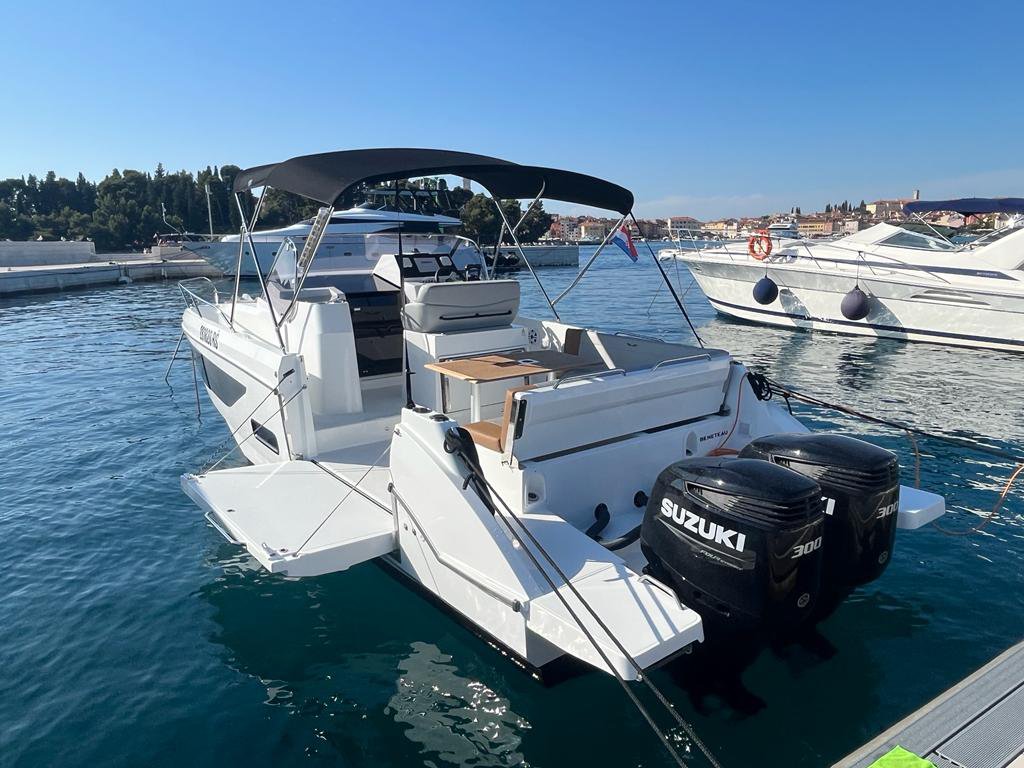 Flyer 9 SUNdeck – Motor boat