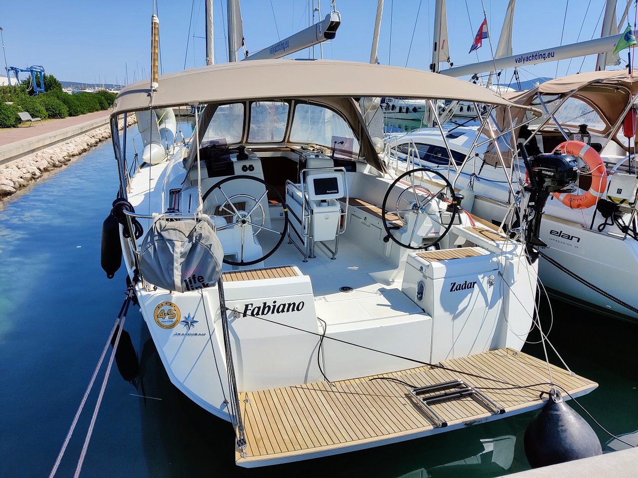 Sun Odyssey 449 – 3 cab. – Sailing yacht