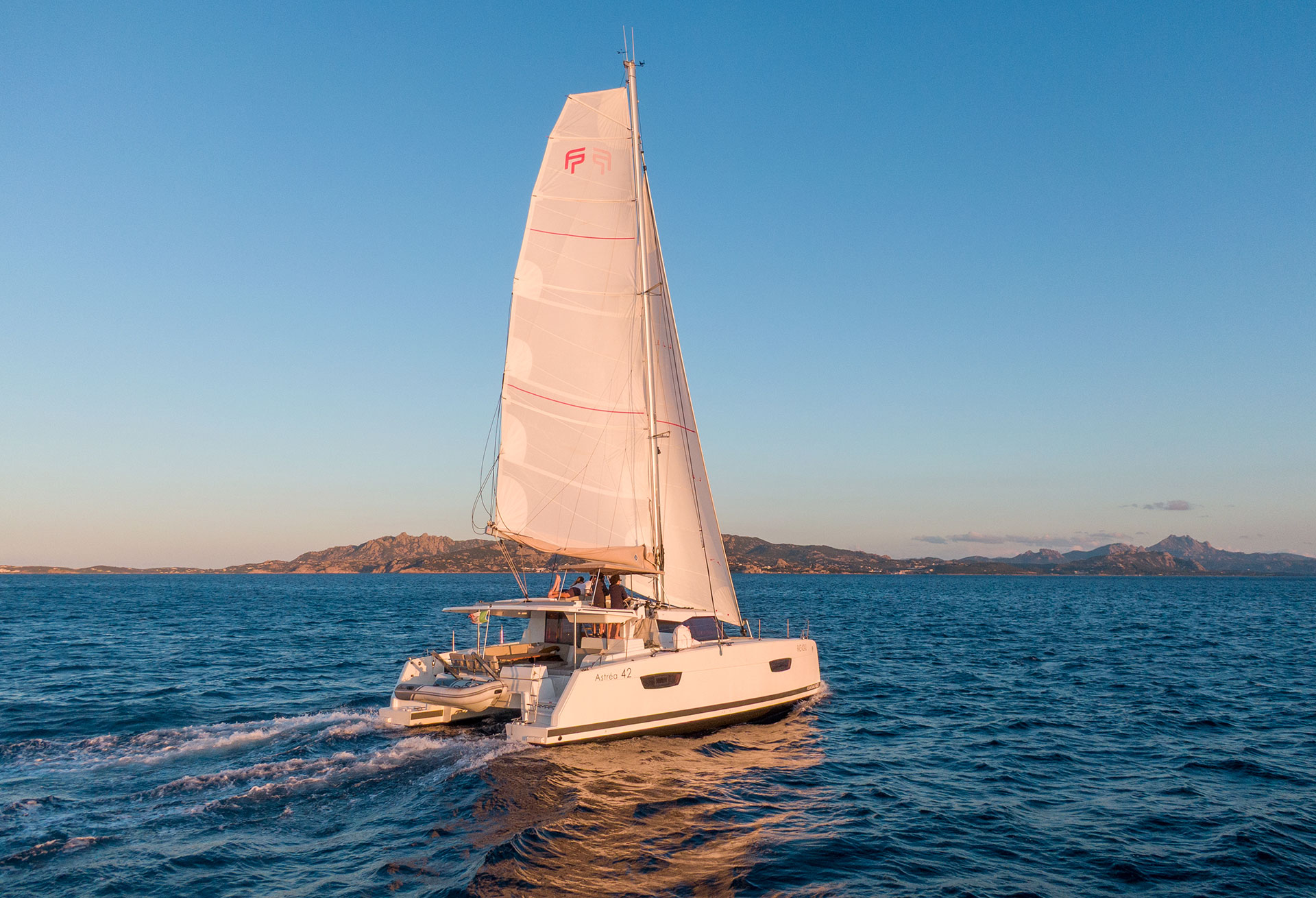 Fountaine Pajot Astrea 42 – 4 + 1 cab. – Catamaran