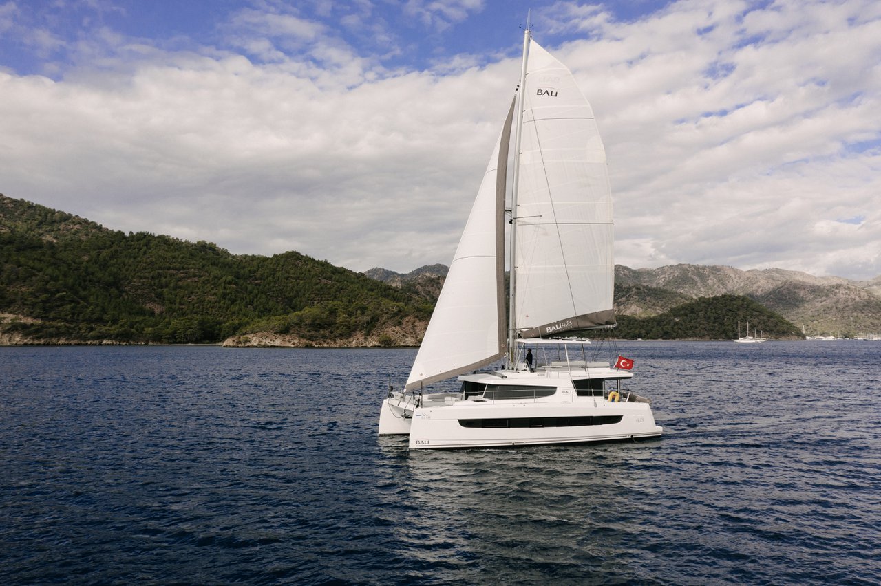 Bali 4.8 OW – 3 + 1 cab. – Catamaran