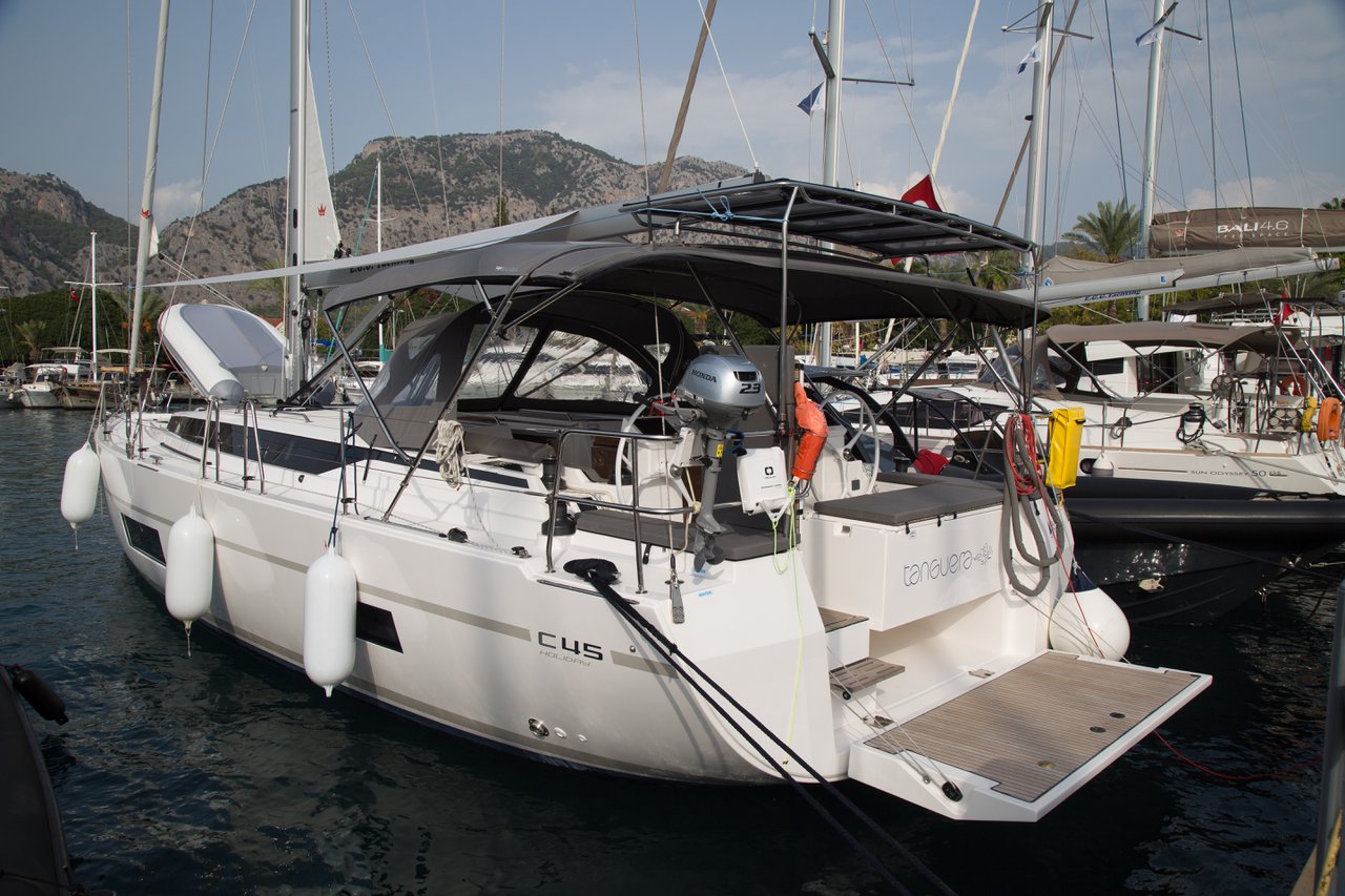 Bavaria C45 – 3 cab. – Sailing yacht