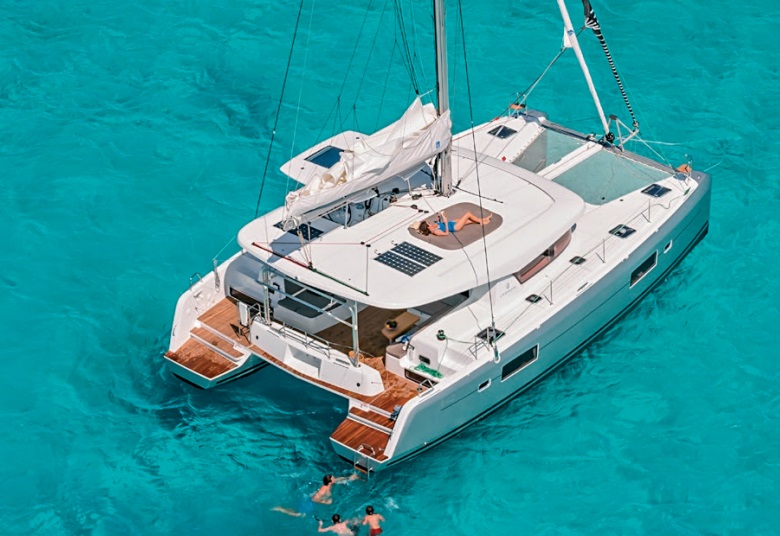 Lagoon 42 – 4 + 2 cab. – Catamaran