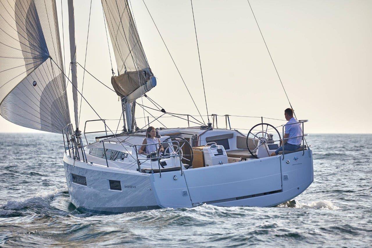 Sun Odyssey 410 – 3 cab. – Sailing yacht