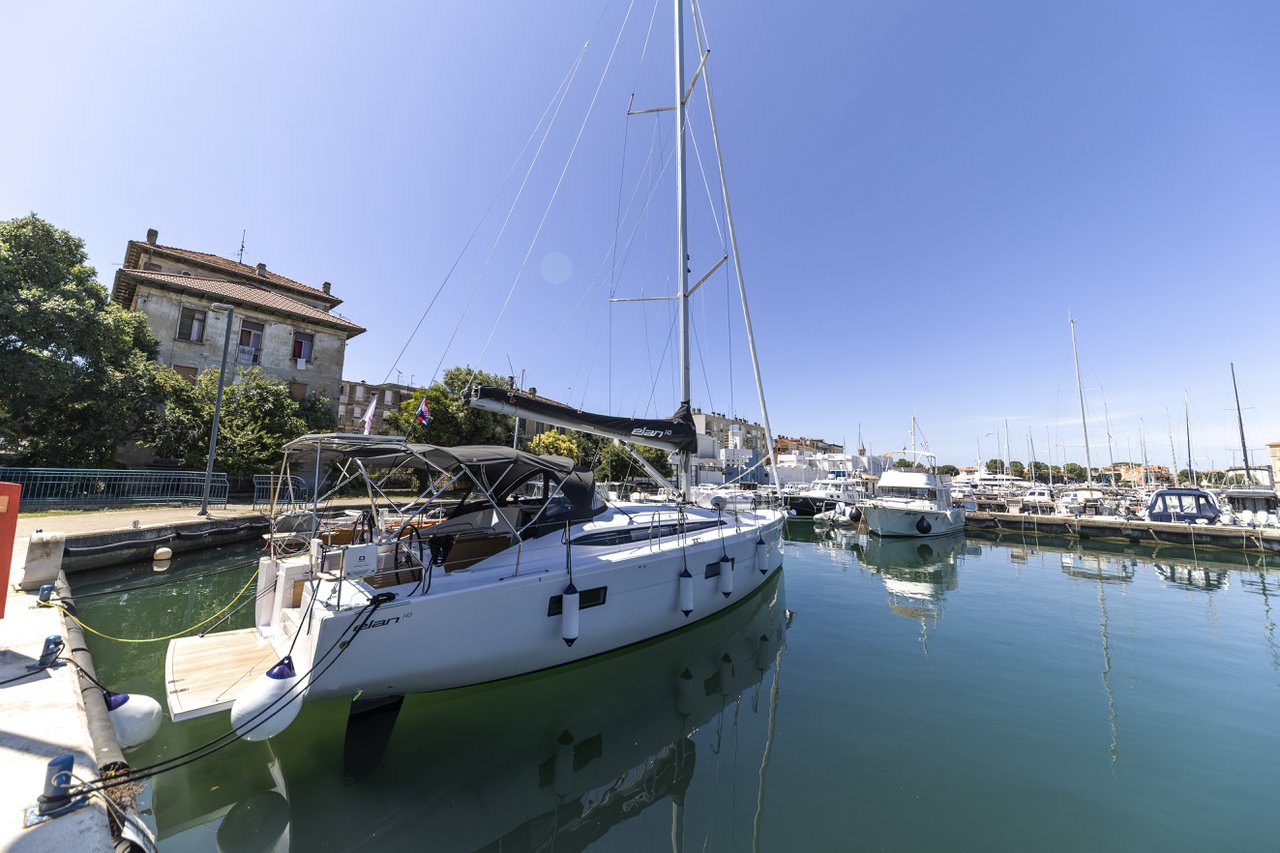 Elan Impression 45 – 4 cab. – Sailing yacht