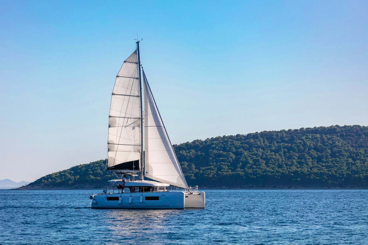 Lagoon 40 – 4 + 2 cab – Catamaran