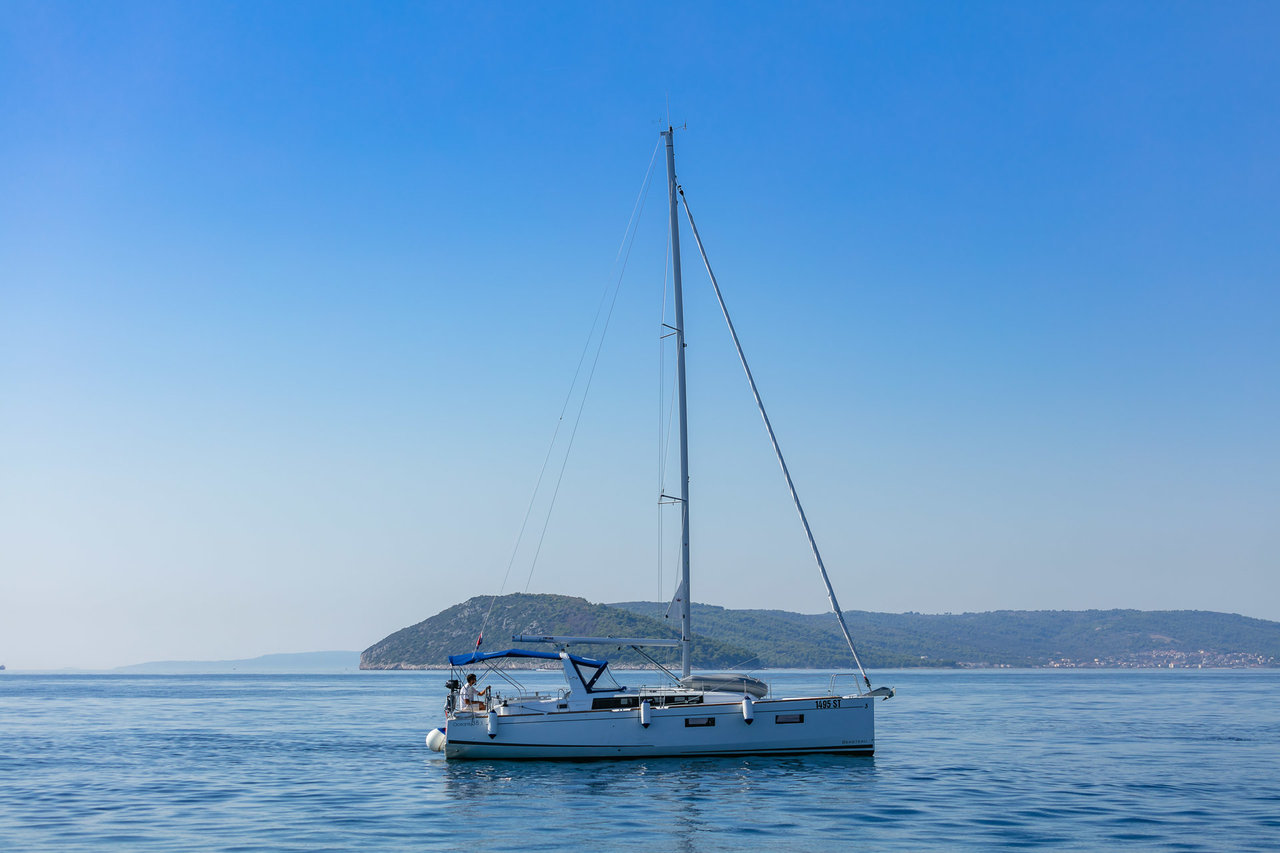 Oceanis 38.1 – Sailing yacht