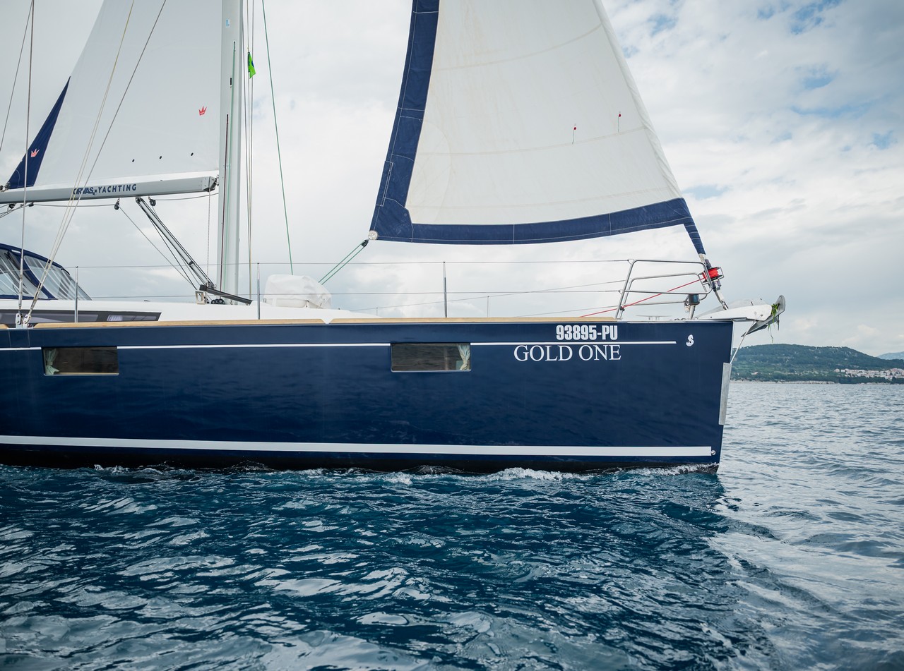 Oceanis 48 – 4 cab. – Sailing yacht