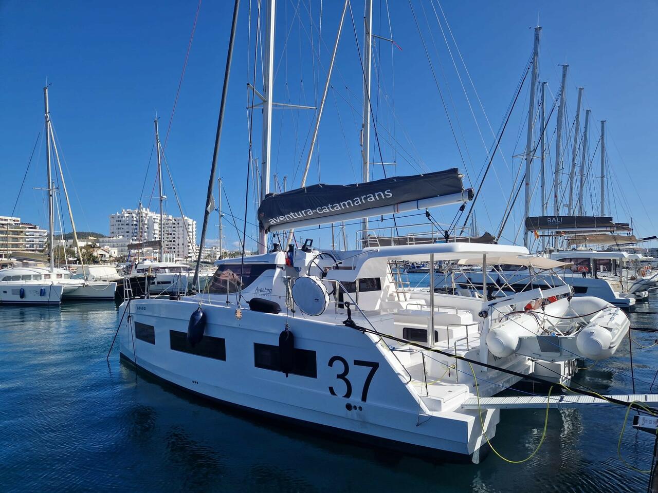 Aventura 37 – Catamaran