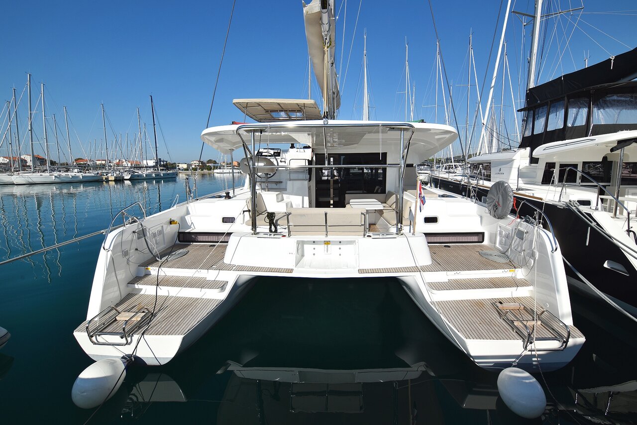 Lagoon 42 – 4 + 2 cab. – Catamaran