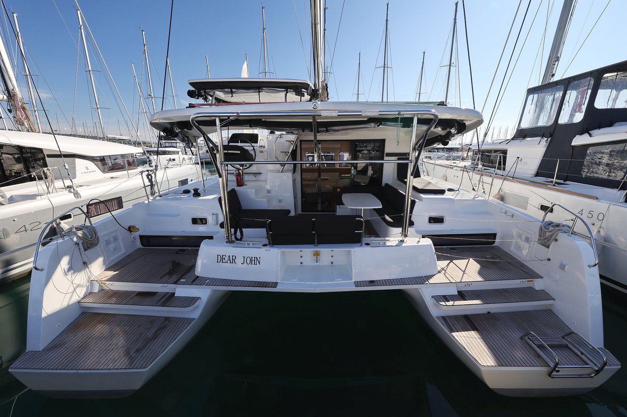 Lagoon 42 – 4 + 2 cab. – Catamaran