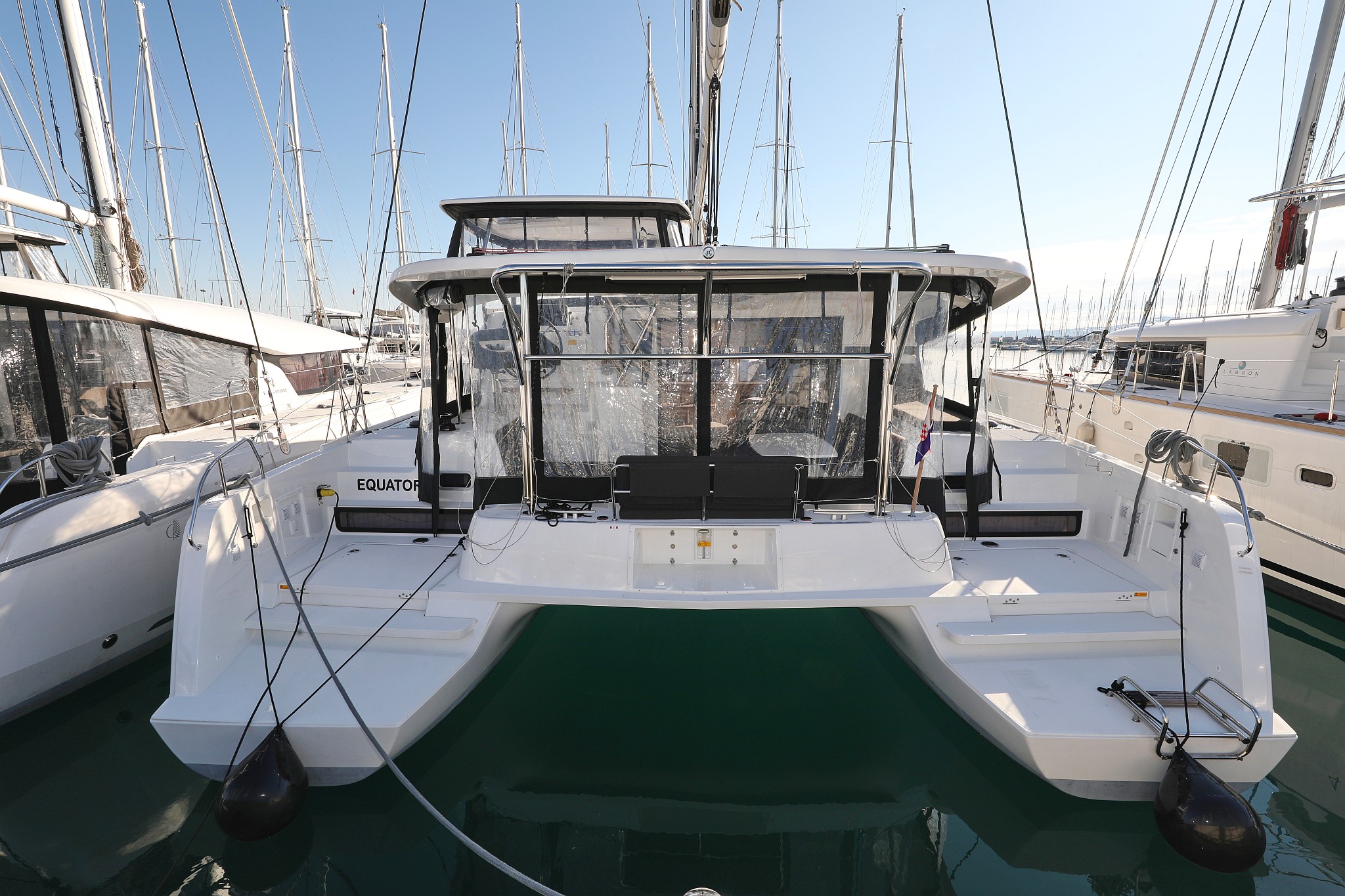 Lagoon 42 – 4 + 2 cab. – Catamaran