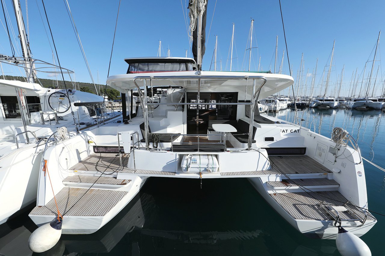 Lagoon 42 – 4 + 2 cab. – Catamaran