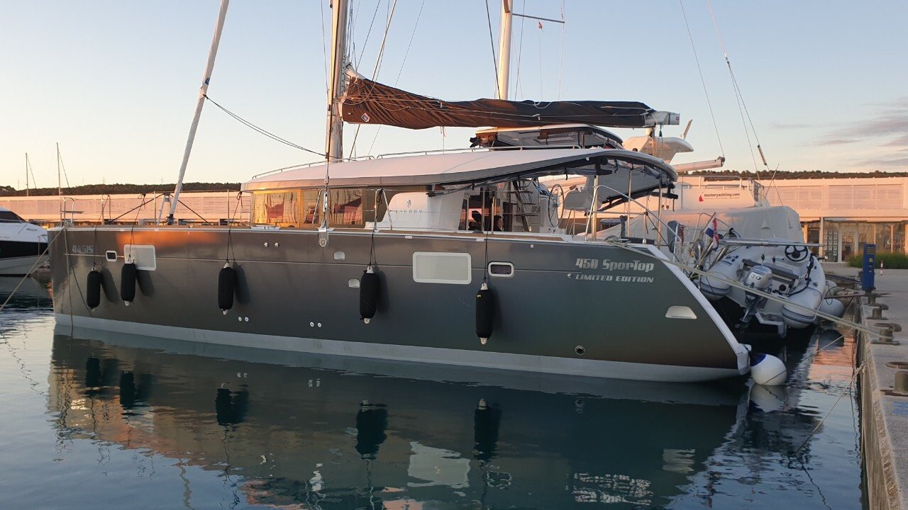 Lagoon 450 – 4 + 2 cab. – Catamaran