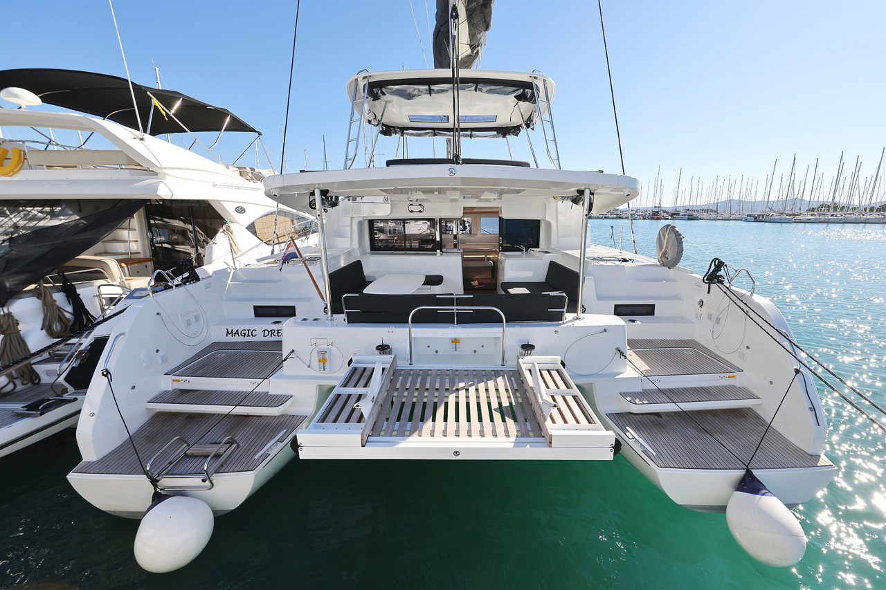 Lagoon 46 – 4 + 2 cab. – Catamaran
