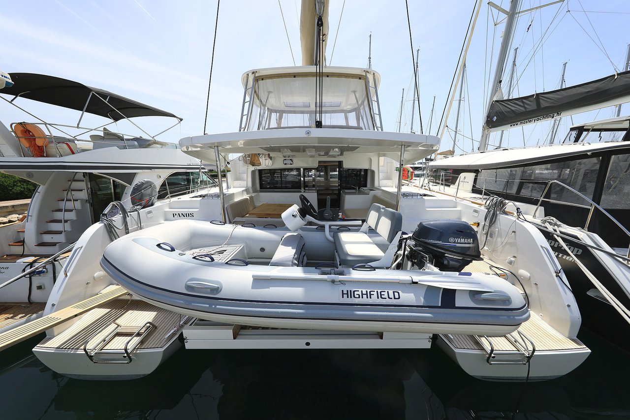 Lagoon 46 – 4 + 2 cab. – Catamaran