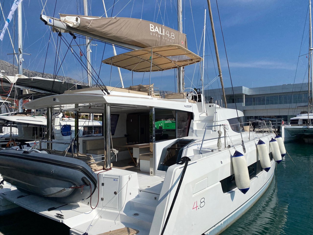 Bali 4.8 – 6 cab. – Catamaran