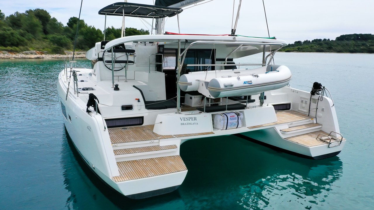 Lagoon 42 – 4 + 2 cab. – Catamaran