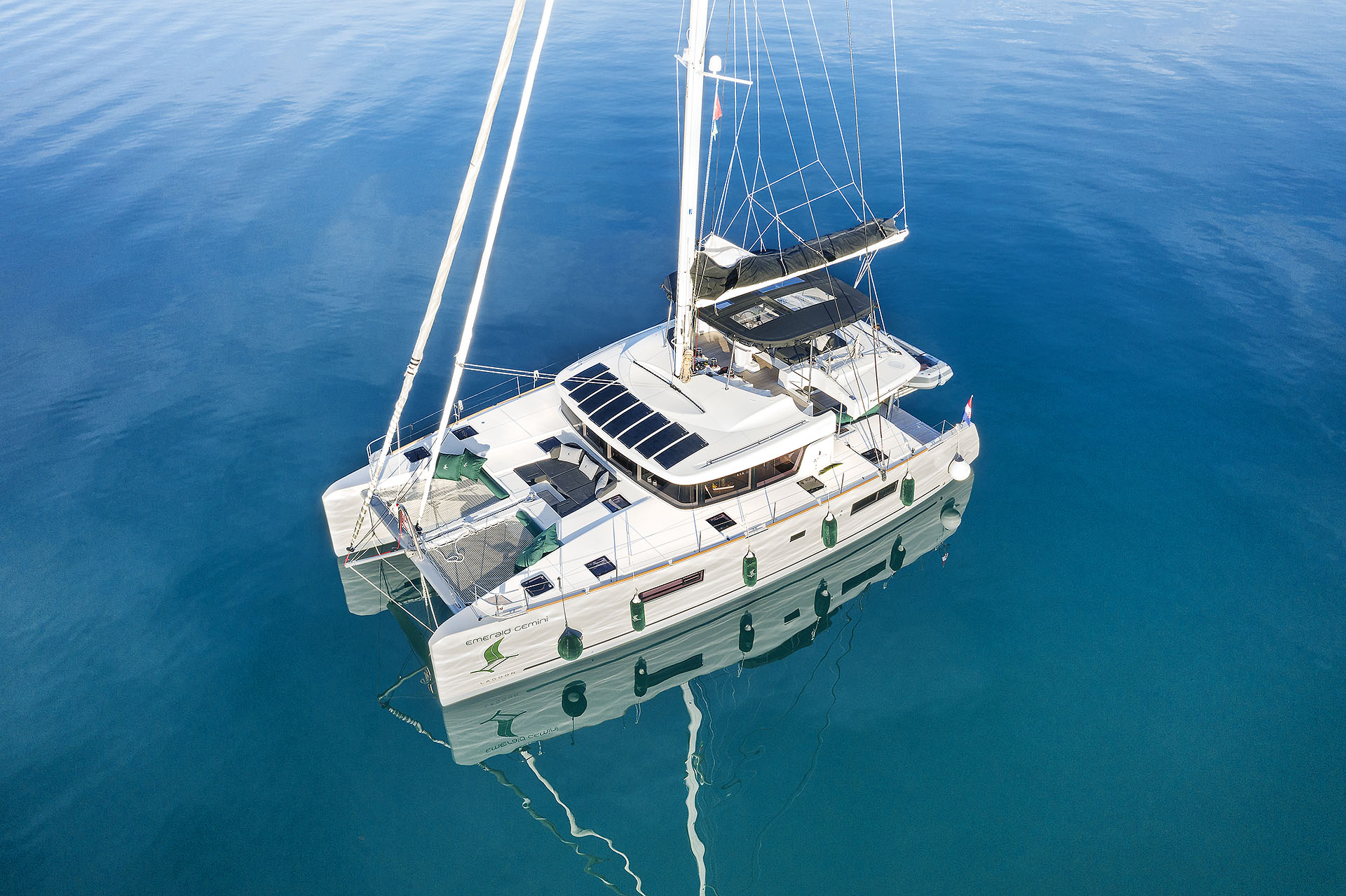 Lagoon 52 F OW – 3 + 2 cab. – Catamaran