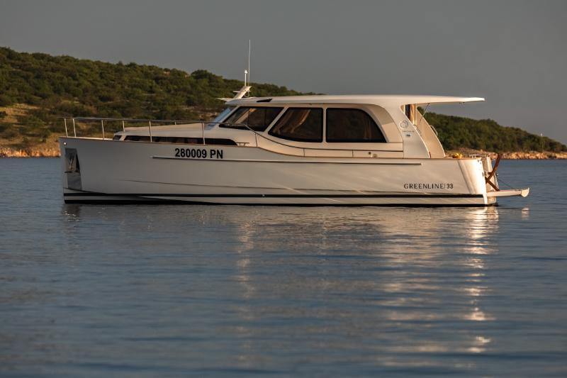 Greenline 33 – Motor yacht