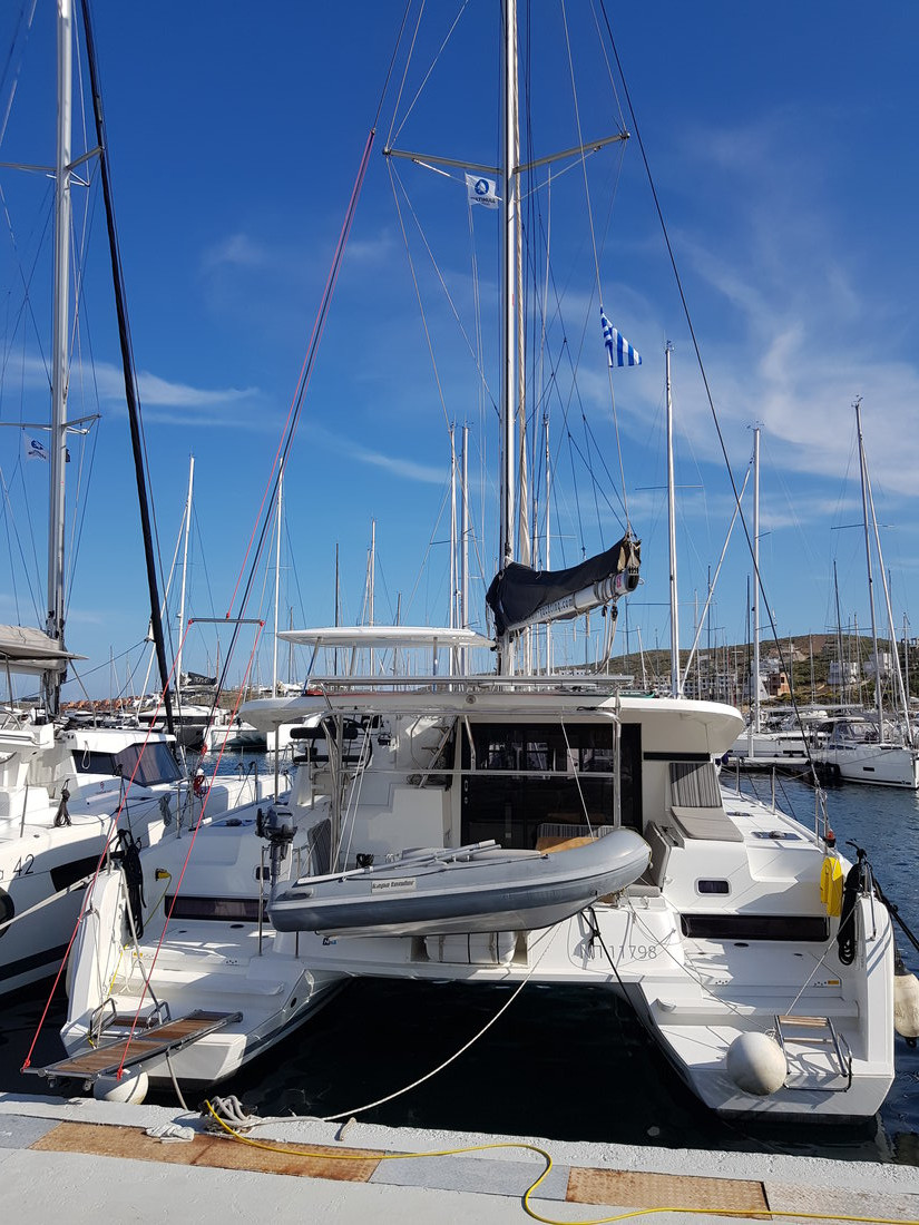 Lagoon 42 – 4 + 2 cab. – Catamaran