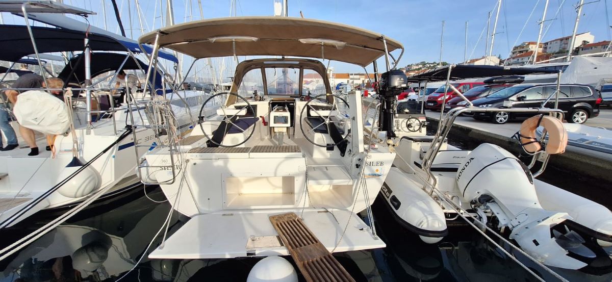 Dufour 360 GL – 3 cab. – Sailing yacht