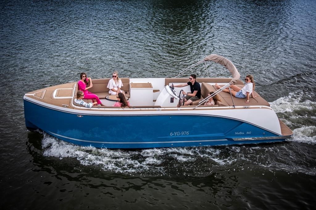 Maxima 840 – Motor boat