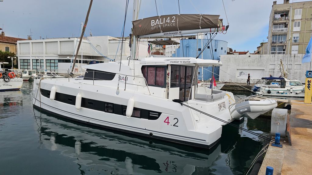 Bali 4.2 – 4 + 1 cab. – Catamaran