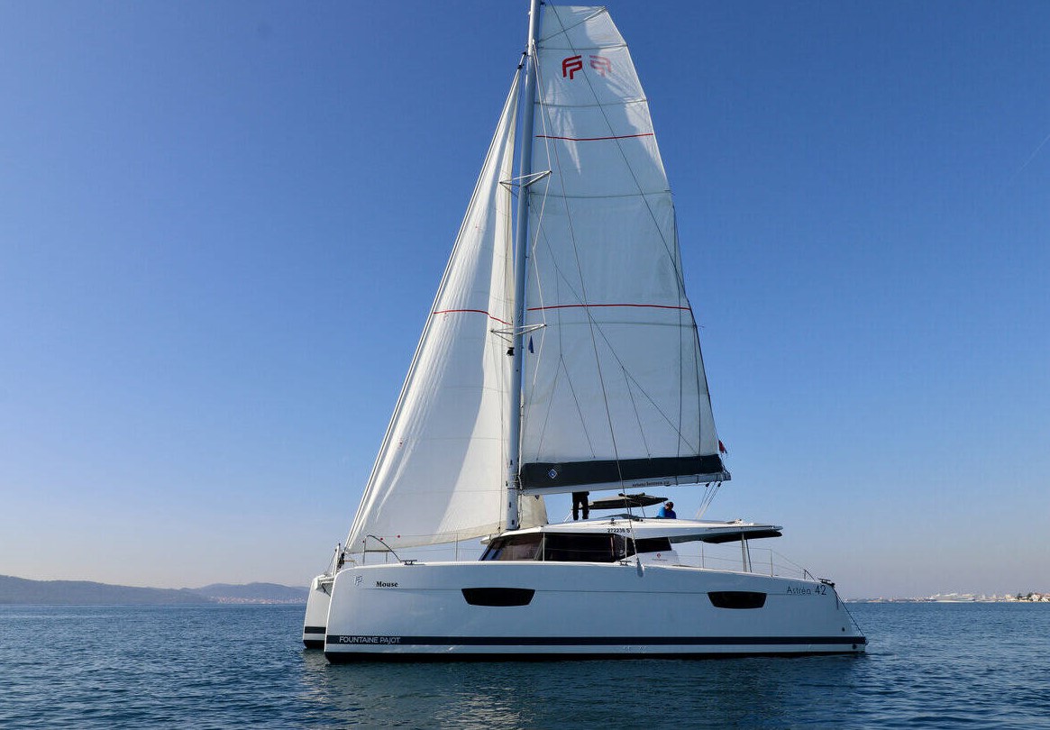 Fountaine Pajot Astrea 42 – 4 + 2 cab. – Catamaran