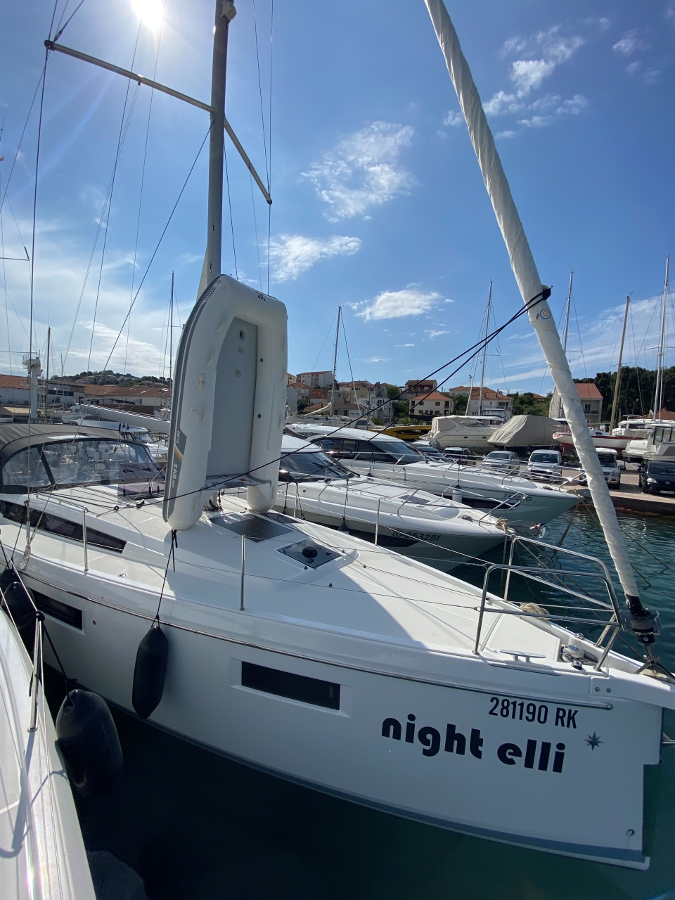 Sun Odyssey 410 – 3 cab. – Sailing yacht
