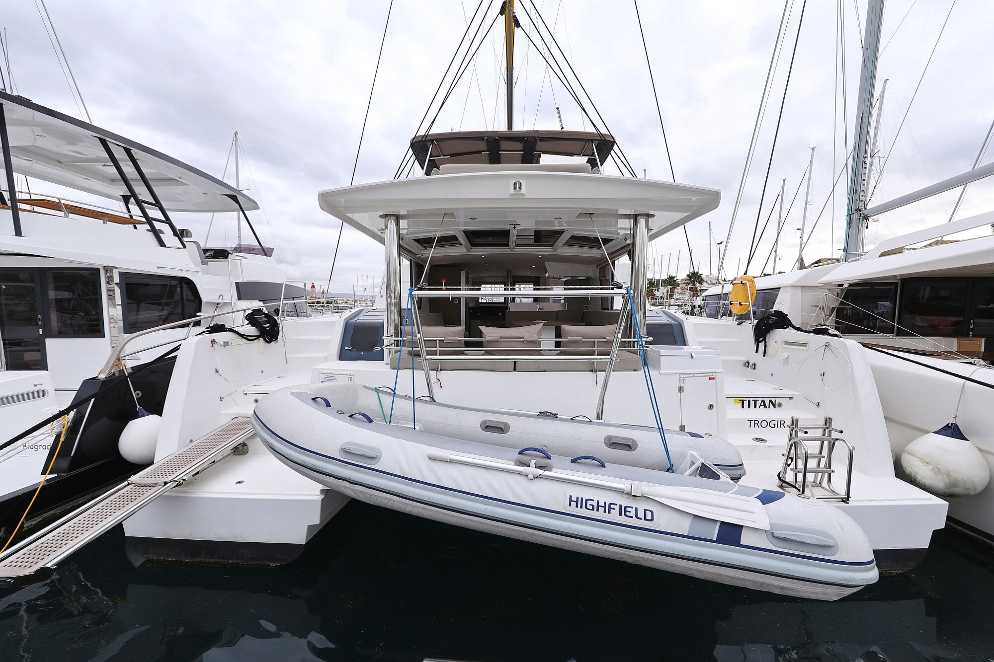 Bali 4.8 – 6 + 2 cab. – Catamaran
