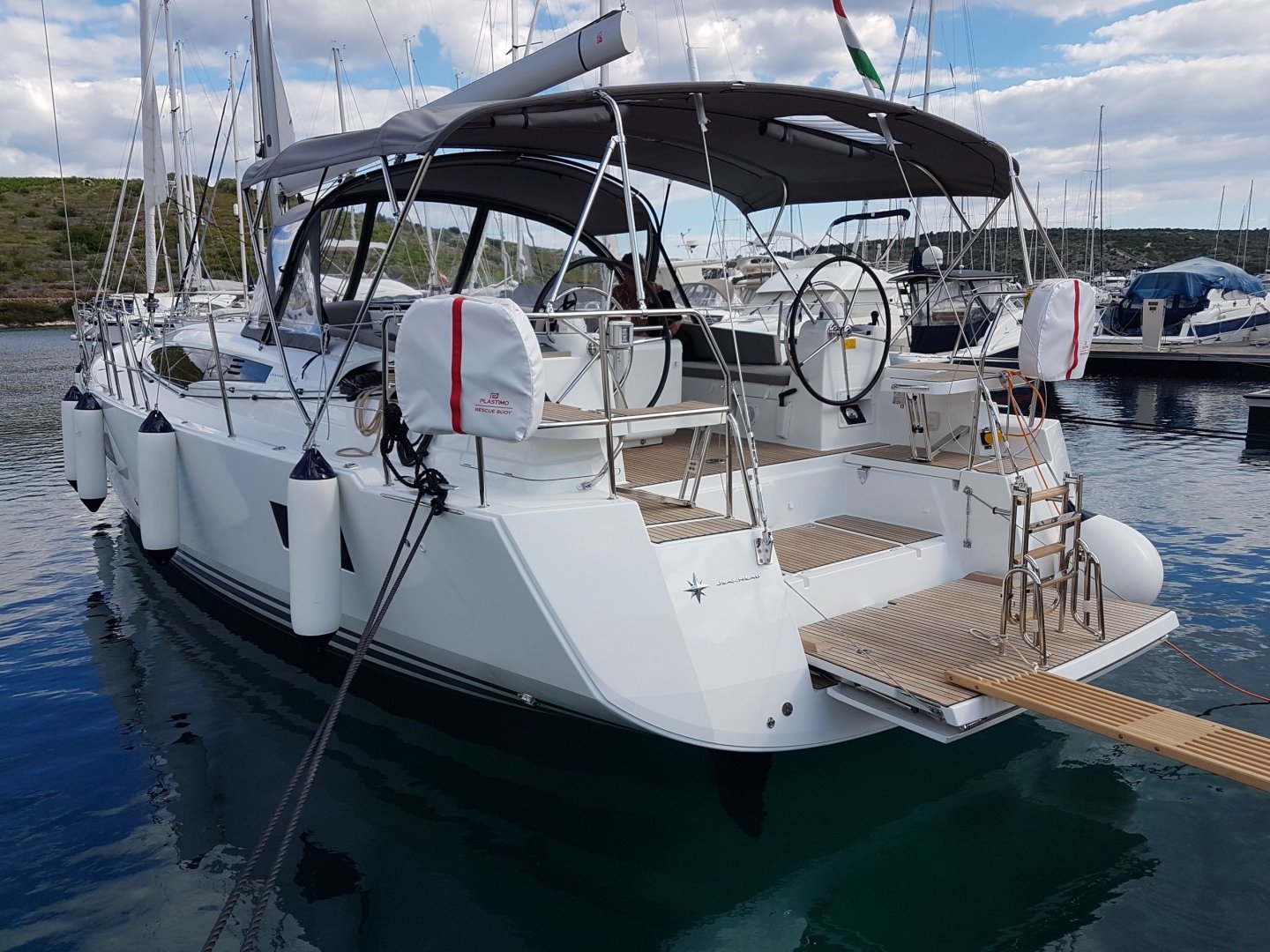 Jeanneau 54 – 4 + 1 cab. – Sailing yacht