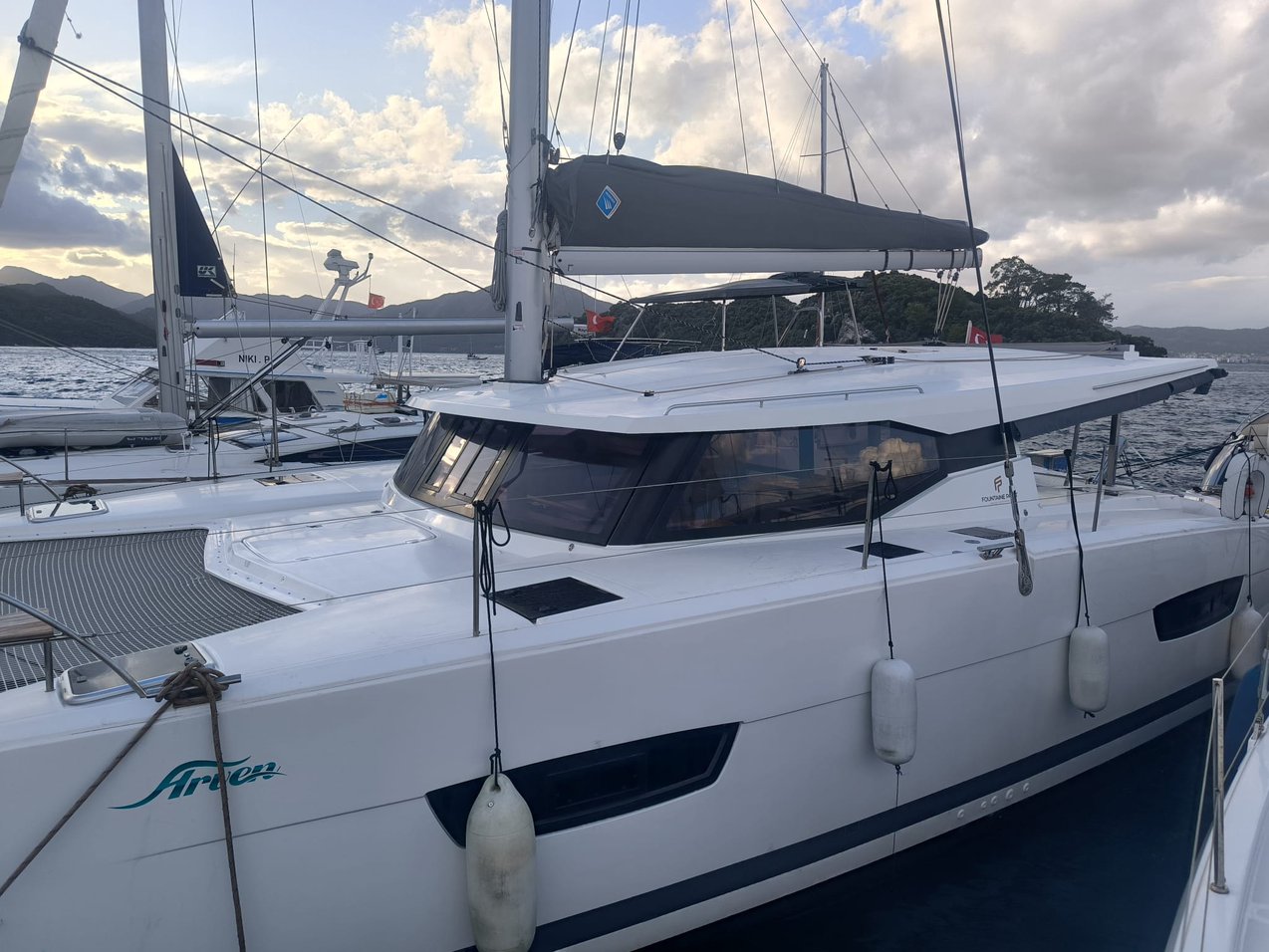Fountaine Pajot Isla 40 – 4 + 1 cab. – Catamaran