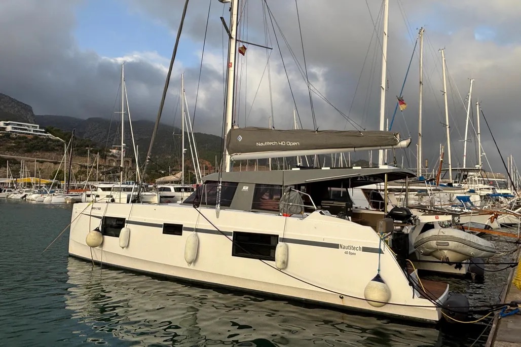 Nautitech 40 Open – 4 + 2 cab. – Catamaran